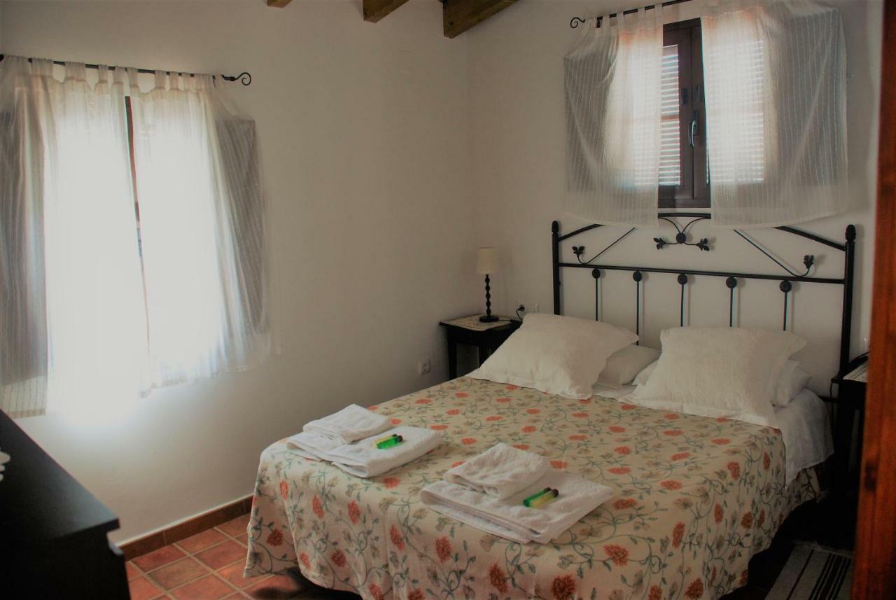 Casa Rural La Torre Альмонастер-ла-Реаль Екстер'єр фото